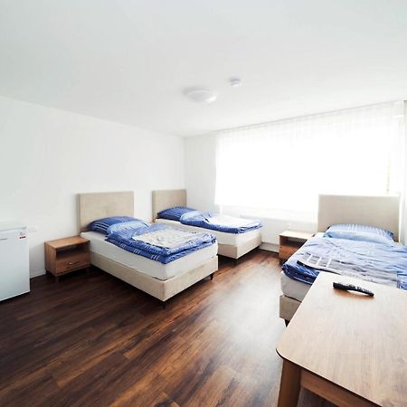 Pension Diloyal Нюртинген Экстерьер фото